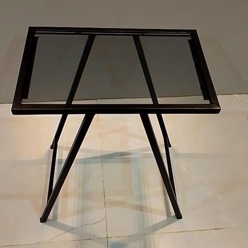 طاولة خدمة مفرد هرمي