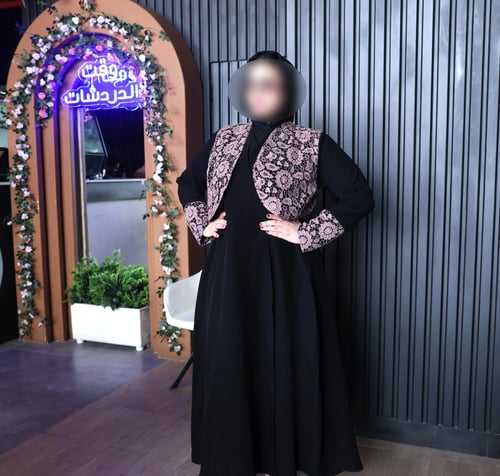 نص كلوش دانتيل على شكل جاكت