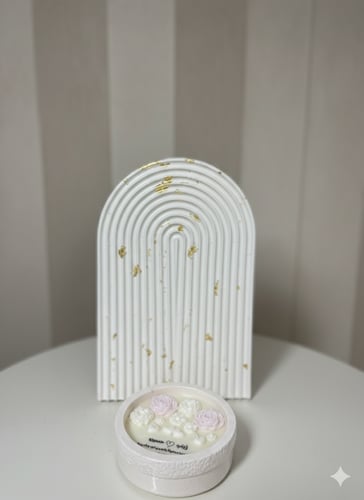 شمعة حكايا الورد