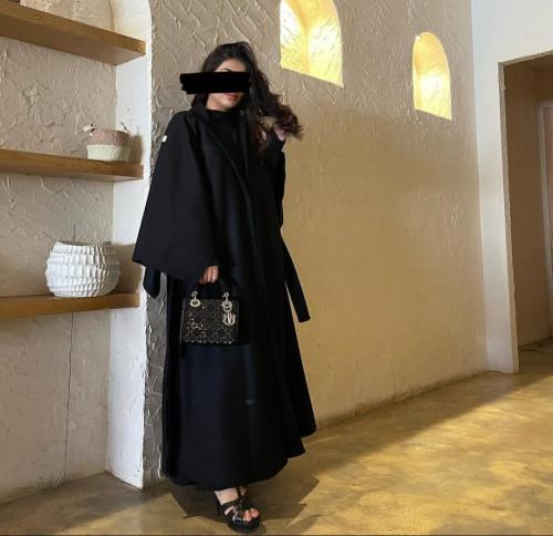 عبايات جوخ نسائي بحزام كحلي غامق