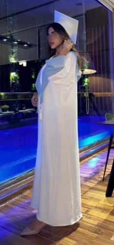 عبايه تخرج سماوي