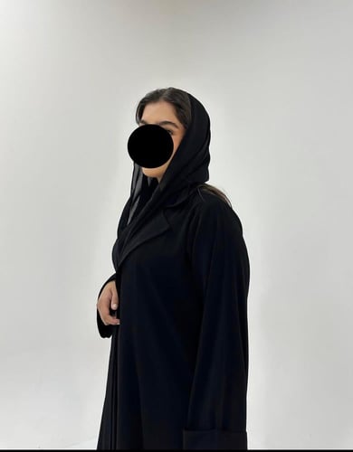 عبايه اسود سي واي رسميه
