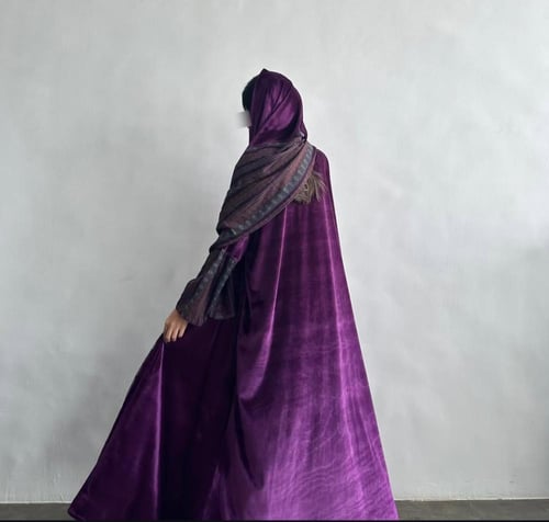 Z75 نص كلوش عبايه