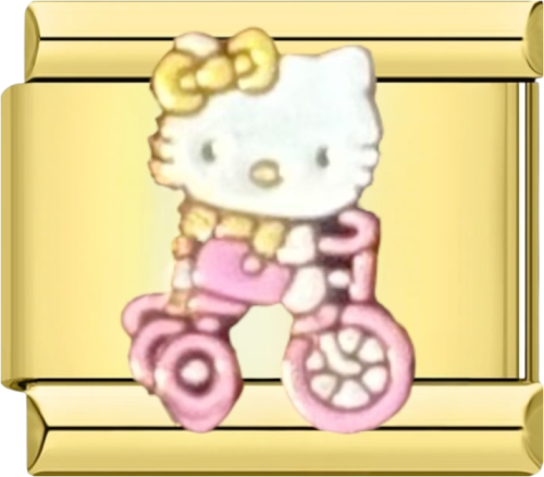 تشارمز ذهبي هيلوكيتي تركب دراجة
