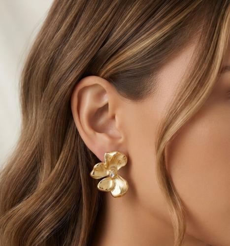 أقراط ستانلس ستيل بتصميم زهرة متدلية