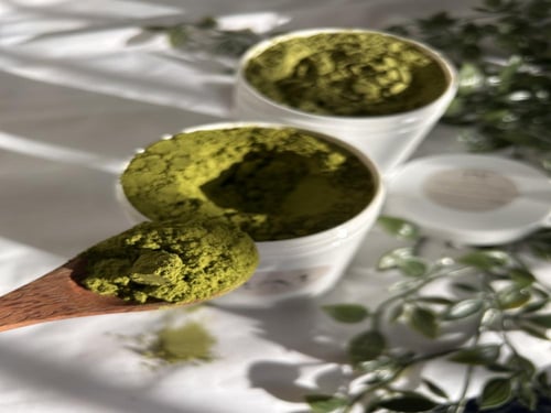 حناء عضوي بالأعشاب