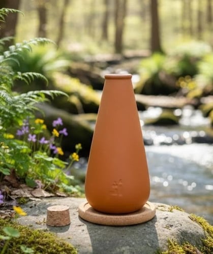 قارورة "أثر" الفخارية: ماء بارد ونقي من قلب الطبيع...