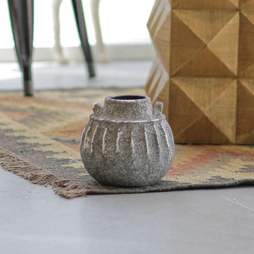 مزهرية حجرية