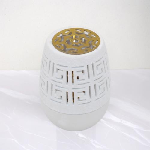 مبخرة بتصميم تراثي أبيض