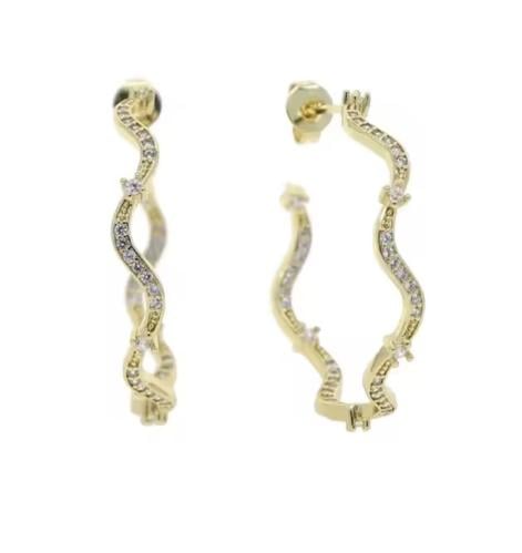 حلق ذهبي مموج / Wavy Gold Earring
