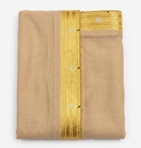 A first-class beige Bousht