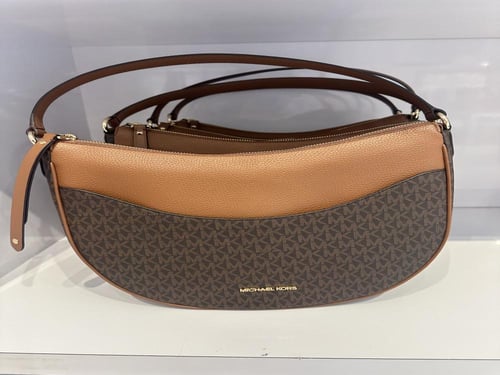 شنطه مايكل متوسطه ع الكتف