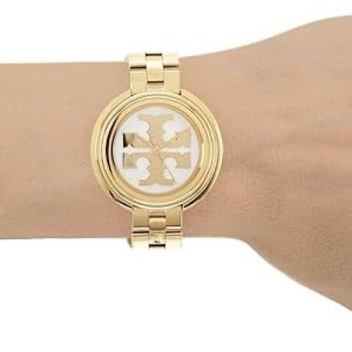 ساعه توري بورش وذهبي بسقنتشر كبير في الميناء اصلي