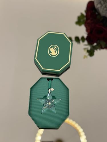 تعليقه سوارفسكي نجمه حجم كبير لون اخضر