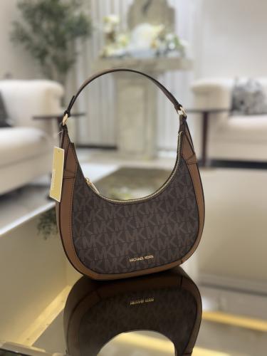 شنطه مايكل كورس سقنتشر