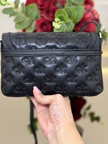 شنطه كيلفن كلاين جلد اسود