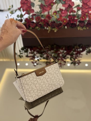 شنطه كيلفن كلاين بيج سقنتشر