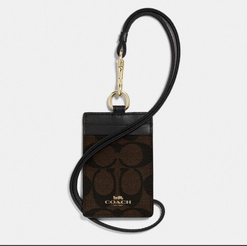 كارد هولدر كوتش لون بني غامق