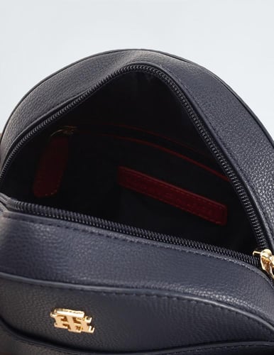 شنطه تومي اليوميه