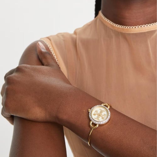 ساعه توري بورش بـ ٣ اطارات للميناء مختلفه