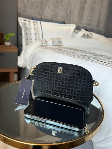 شنطه تومي يوميه صغيره الحجم اسود سقنتشر