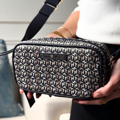 شنطه تومي يوميه حجم صغير