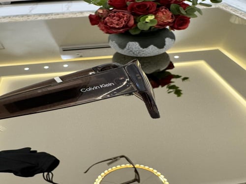 نظارة كيلفن كلاين لون بني نسائي