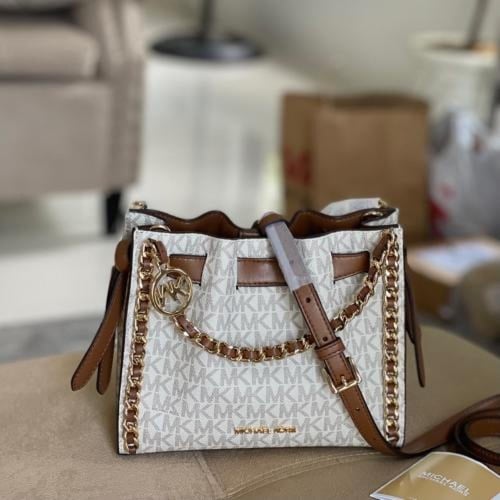 شنطه مايكل كورس كروس بدي لون كريمي اصلي