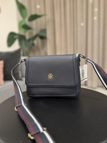 شنطه تومي مع محفظه اصلي