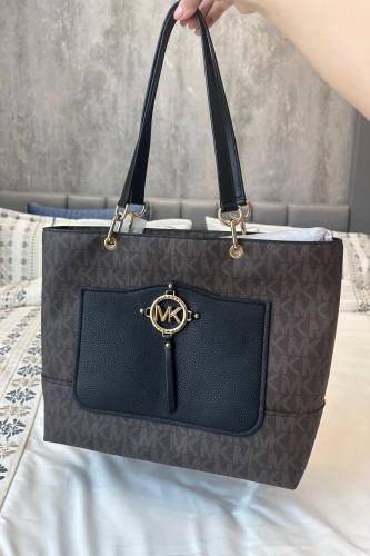 شنطه مايكل كورس للدوامات حجم كبير