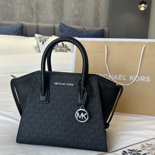 شنطه مايكل كورس لون اسود سقنتشر متوسطه