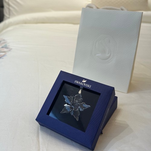 تعليقه سوارفسكي للسياراه 2021