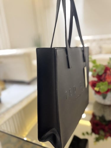 شنطه تيد بيكر اسود مات