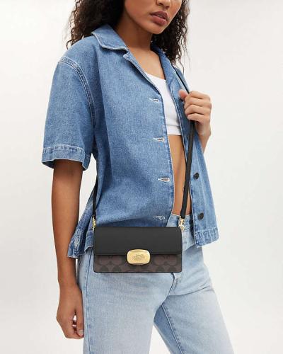 شنطه كوتش حجم صغير يوميه