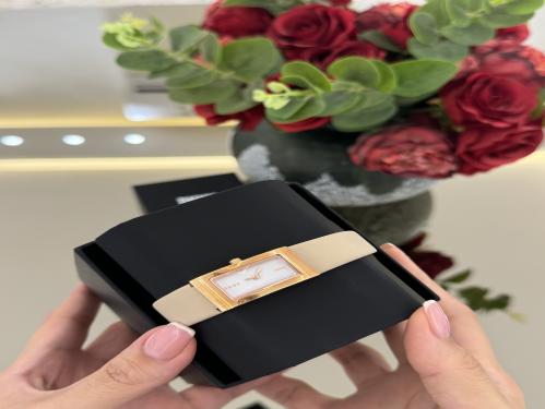 ساعه دكني بيج مستطيلة