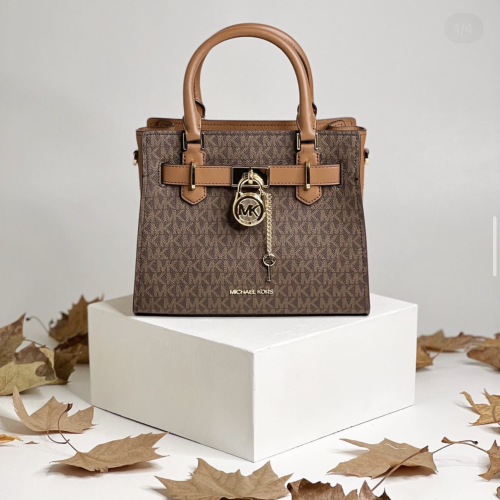 شنطه مايكل كورس حجم وسط سقنتشر بني كروس بدي