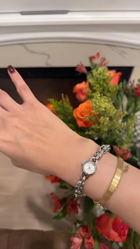 ساعه مايكل كورس نحيفه