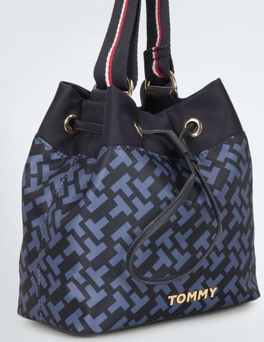 شنطه تومي لون كحلي