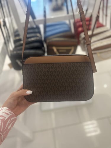 شنطه مايكل كورس