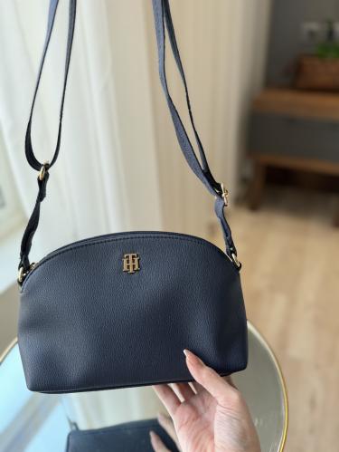 شنطه تومي اليوميه كحلي