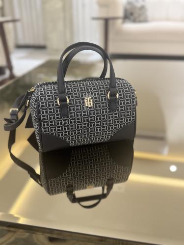 شنطه تومي اصلي