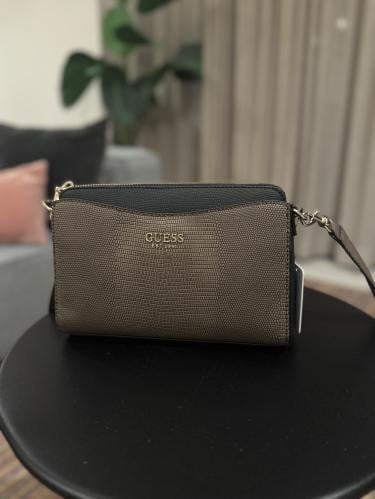 شنطه قيس بني مع اسود