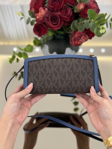 شنطه مايكل كورس بني سقنتشر مع ازرق