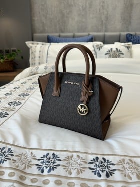 شنطه مايكل كورس