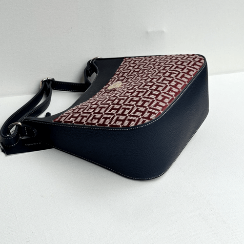 شنطه تومي اليوميه