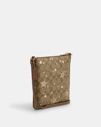 شنطه كوتش صغيره الحجم يوميه