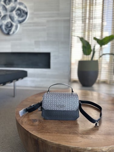 شنطه قيس بهاندل قصير و ستراب طويل