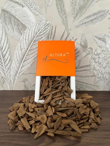 Natural Moroccan oud, super fine