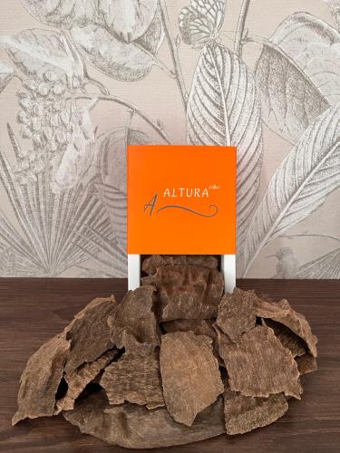 Natural oud, Indian char