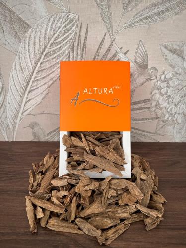 Natural Moroccan oud, alive